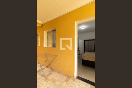 Casa para alugar com 20m², 1 quarto e sem vagaÁrea externa