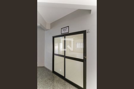 Apartamento para alugar com 74m², 2 quartos e 1 vagaÁrea comum - Salão de festas