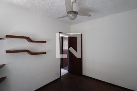Quarto 2 de apartamento para alugar com 2 quartos, 51m² em Colubandê, São Gonçalo