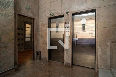 Área comum - Elevadores de apartamento para alugar com 1 quarto, 30m² em Centro Histórico de São Paulo, São Paulo