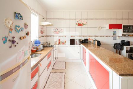 Casa à venda com 393m², 3 quartos e 3 vagas Casa à venda com 393m², 3 quartos e 3 vagasCozinha