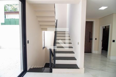 Escada de casa à venda com 4 quartos, 320m² em Jardim dos Estados, São Paulo