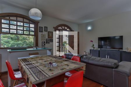 Casa à venda com 752m², 8 quartos e 5 vagasSala/Cozinha