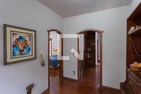 Casa à venda com 752m², 8 quartos e 5 vagasCorredor