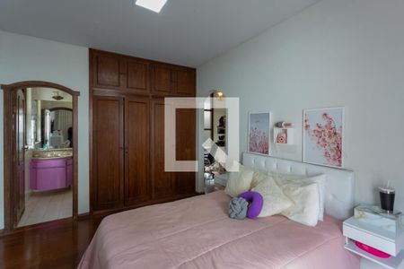 Casa à venda com 752m², 8 quartos e 5 vagasSuíte 3