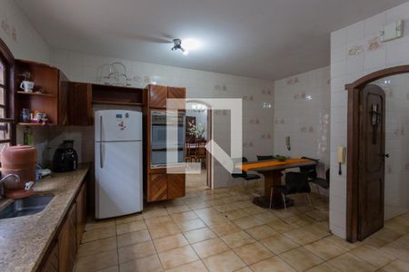 Casa à venda com 752m², 8 quartos e 5 vagasCozinha