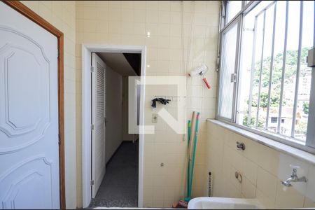 Apartamento à venda com 70m², 2 quartos e 1 vagaÁrea de Serviço