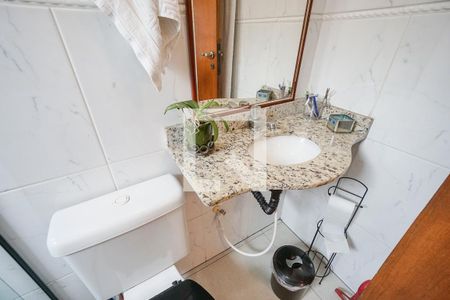 Casa de condomínio à venda com 142m², 2 quartos e 2 vagasBanheiro da suíte 01