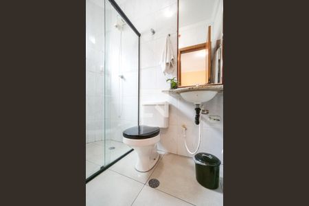 Casa de condomínio à venda com 142m², 2 quartos e 2 vagasBanheiro da suíte 01