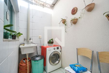 Casa de condomínio à venda com 142m², 2 quartos e 2 vagasÁrea de serviço