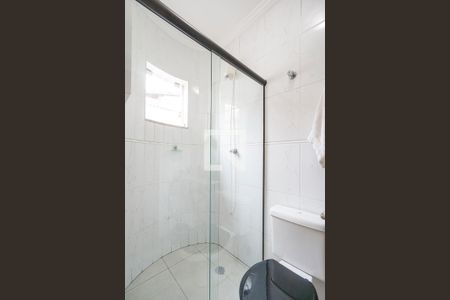 Casa de condomínio à venda com 142m², 2 quartos e 2 vagasBanheiro da suíte 01