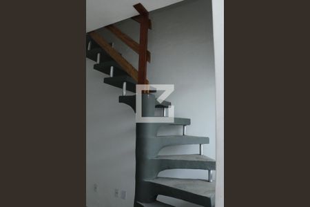 Casa para alugar com 50m², 2 quartos e 1 vagaEscada