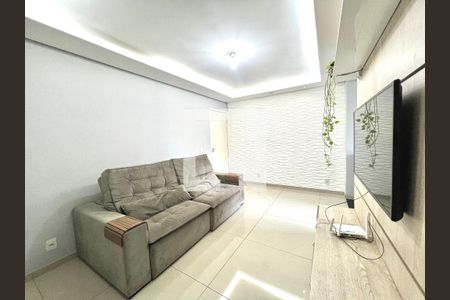 Sala de apartamento à venda com 2 quartos, 68m² em Cabral, Contagem
