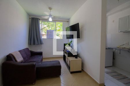 Sala  de apartamento à venda com 2 quartos, 45m² em Vargem Pequena, Rio de Janeiro