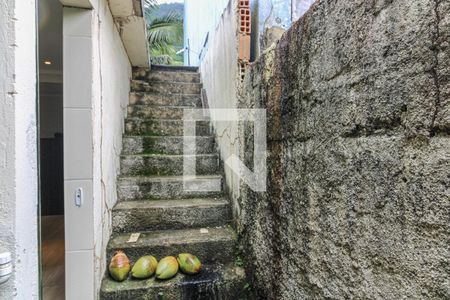 Casa à venda com 600m², 2 quartos e 3 vagasÁrea externa 