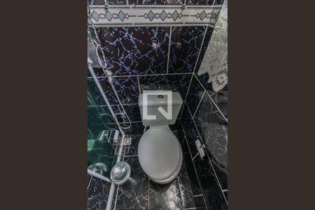 Casa à venda com 600m², 2 quartos e 3 vagasBanheiro Social