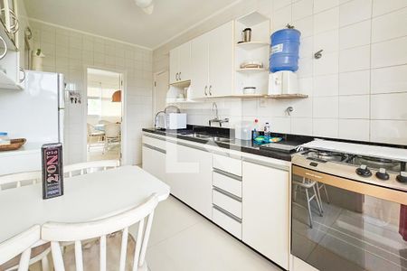 Apartamento para alugar com 118m², 3 quartos e 2 vagas Apartamento para alugar com 118m², 3 quartos e 2 vagasCozinha