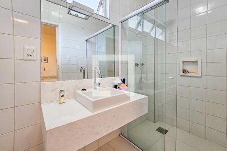 Apartamento para alugar com 118m², 3 quartos e 2 vagas Apartamento para alugar com 118m², 3 quartos e 2 vagasBanheiro da suíte