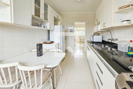 Apartamento para alugar com 118m², 3 quartos e 2 vagas Apartamento para alugar com 118m², 3 quartos e 2 vagasCozinha