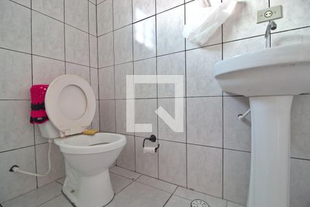 Casa para alugar com 100m², 2 quartos e 2 vagas Casa para alugar com 100m², 2 quartos e 2 vagasBanheiro