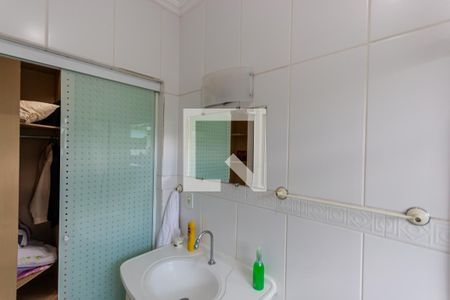 Casa para alugar com 255m², 3 quartos e 4 vagas Casa para alugar com 255m², 3 quartos e 4 vagasEspelho