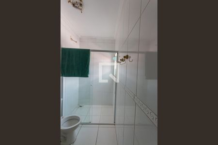 Casa para alugar com 255m², 3 quartos e 4 vagas Casa para alugar com 255m², 3 quartos e 4 vagasBanheiro da Suíte 2