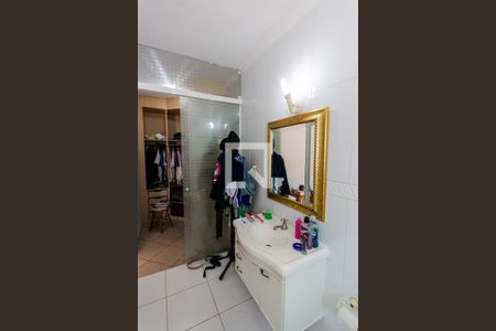 Casa para alugar com 255m², 3 quartos e 4 vagas Casa para alugar com 255m², 3 quartos e 4 vagasBanheiro da Suíte 3