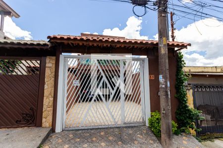 Fachada de casa para alugar com 3 quartos, 255m² em Vila Lucinda, Santo André