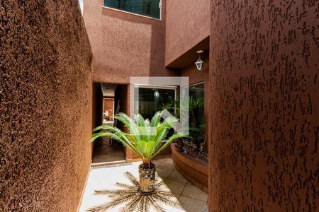 Casa para alugar com 255m², 3 quartos e 4 vagas Casa para alugar com 255m², 3 quartos e 4 vagasQuintal