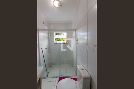Casa para alugar com 255m², 3 quartos e 4 vagas Casa para alugar com 255m², 3 quartos e 4 vagasBanheiro da Suíte 1