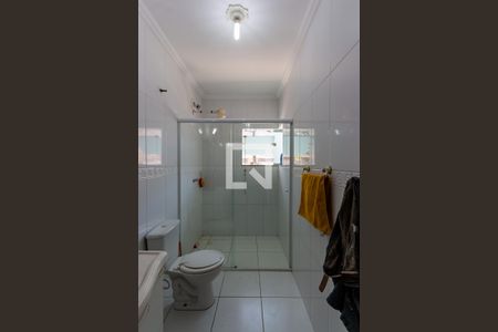 Casa para alugar com 255m², 3 quartos e 4 vagas Casa para alugar com 255m², 3 quartos e 4 vagasBanheiro da Suíte 3