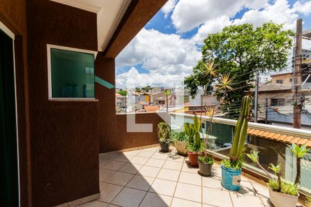 Casa para alugar com 255m², 3 quartos e 4 vagas Casa para alugar com 255m², 3 quartos e 4 vagasVaranda da Suíte 3
