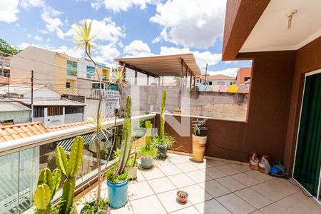 Casa para alugar com 255m², 3 quartos e 4 vagas Casa para alugar com 255m², 3 quartos e 4 vagasVaranda da Suíte 3