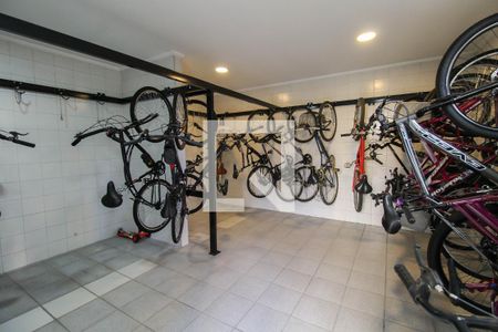 Bicicletário de apartamento para alugar com 3 quartos, 67m² em Mooca, São Paulo