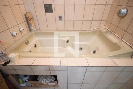 Casa à venda com 500m², 3 quartos e 6 vagasBanheiro da Suíte 1