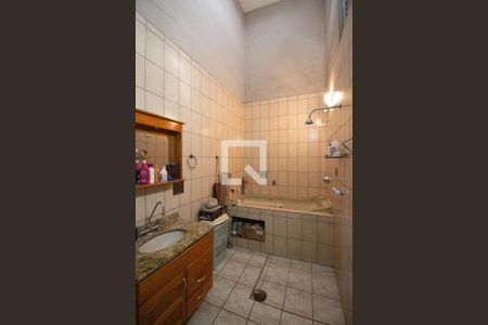 Banheiro da Suíte 1 de casa à venda com 3 quartos, 500m² em Limoeiro, São Paulo