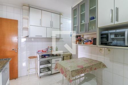 Apartamento à venda com 138m², 4 quartos e 3 vagas Apartamento à venda com 138m², 4 quartos e 3 vagasCozinha