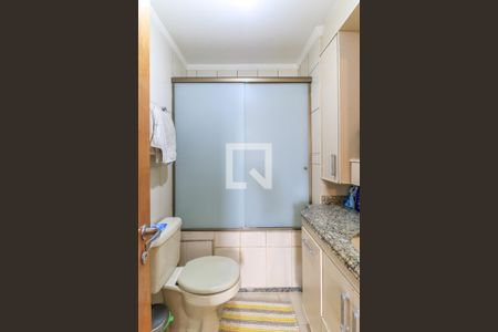 Apartamento à venda com 138m², 4 quartos e 3 vagas Apartamento à venda com 138m², 4 quartos e 3 vagasBanheiro da Suíte