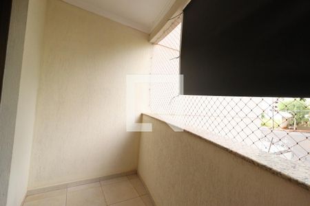 Sacada de apartamento para alugar com 3 quartos, 102m² em Santa Mônica, Uberlândia