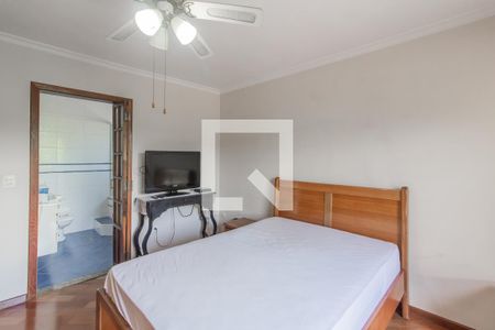 Suíte  de casa à venda com 4 quartos, 300m² em Vila Guilhermina, São Paulo