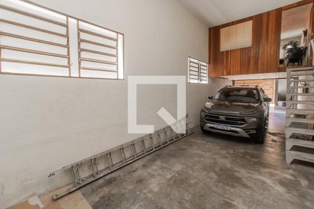 Casa à venda com 300m², 4 quartos e 5 vagas Casa à venda com 300m², 4 quartos e 5 vagasÁrea comum