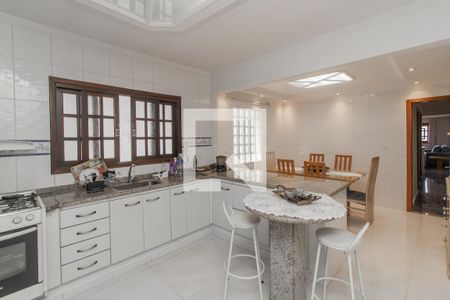 Casa à venda com 300m², 4 quartos e 5 vagas Casa à venda com 300m², 4 quartos e 5 vagasCozinha