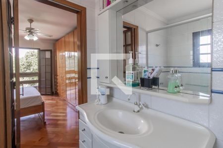 Casa à venda com 300m², 4 quartos e 5 vagas Casa à venda com 300m², 4 quartos e 5 vagasBanheiro Suíte