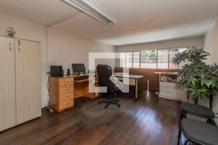 Casa à venda com 300m², 4 quartos e 5 vagas Casa à venda com 300m², 4 quartos e 5 vagasÁrea comum