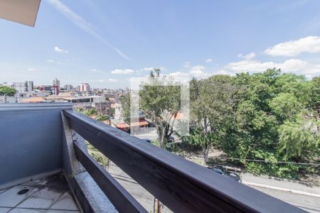 Casa à venda com 300m², 4 quartos e 5 vagas Casa à venda com 300m², 4 quartos e 5 vagasVaranda