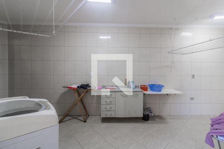 Casa à venda com 300m², 4 quartos e 5 vagas Casa à venda com 300m², 4 quartos e 5 vagasÁrea de serviço