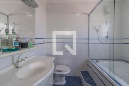 Casa à venda com 300m², 4 quartos e 5 vagas Casa à venda com 300m², 4 quartos e 5 vagasBanheiro Suíte