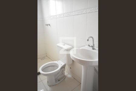 Casa de condomínio para alugar com 106m², 2 quartos e 2 vagasBanheiro 1