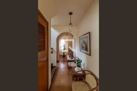 Casa à venda com 450m², 4 quartos e 4 vagasCorredor