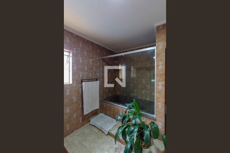 Casa à venda com 450m², 4 quartos e 4 vagasBanheiro Suíte